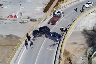 Cip ile otomobil kafa kafaya çarpıştı: 6 yaralı