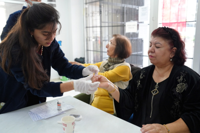 Çukurova Belediyesi emeklileri yalnız bırakmıyor