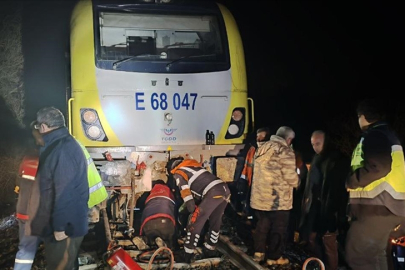 Facianın eşiğinden dönüldü: Balıkesir’de yolcu treni raydan çıktı