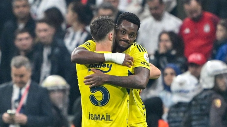 FENERBAHÇE'DEKİ PERFORMANSI NASILDI?