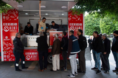 Gezici Kent Lokantası emeklilerin ve öğrencilerin gözdesi haline geldi