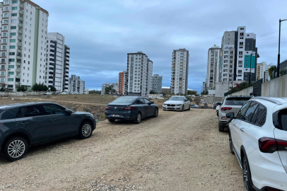 Sarıçam’da bozuk yollar ve eksik altyapı vatandaşları çileden çıkardı