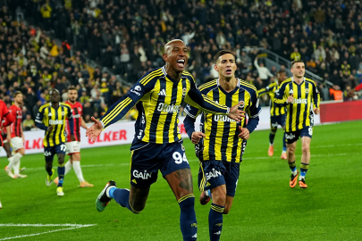 Trendyol Süper Lig: Fenerbahçe: 3 - Gençlerbirliği: 0 (İlk yarı)