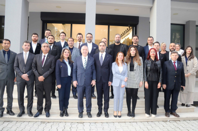 Çukurova GİAD’da Ümit Özdağ ekonomi ve iş dünyasını konuştu