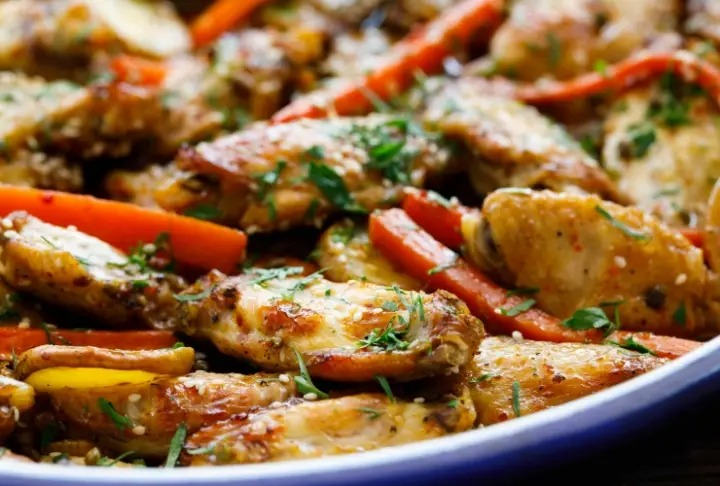 Fırında Ballı Hardallı Tavuk Kanatları