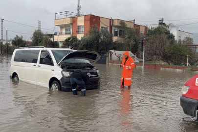Osmaniye’de şiddetli sağanak hayatı felç etti