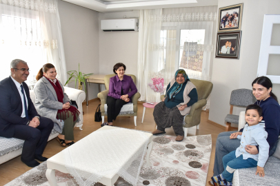 Adana Valisi Yavuz’un Eşi Süreyya Yavuz, şehit ailelerini yalnız bırakmadı