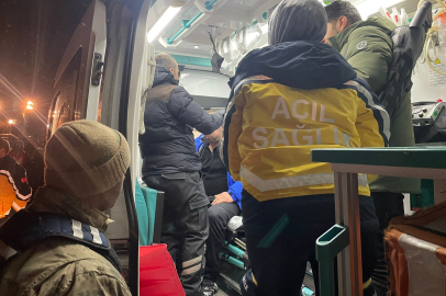 Çığ altında kalan 4 kişi son anda kurtarıldı