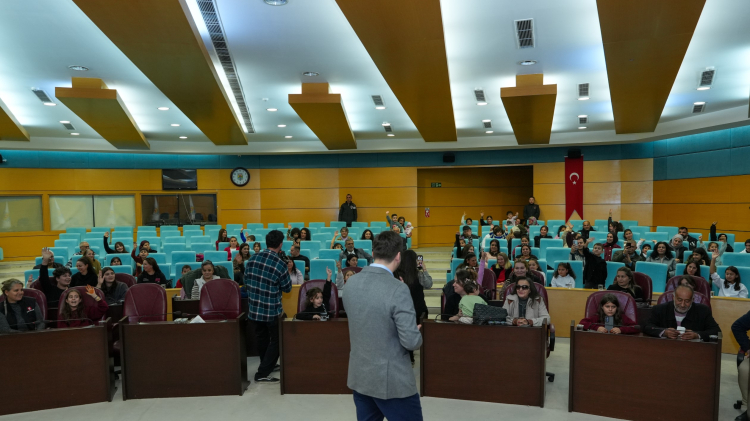 Tarsus'ta 'Dilek Ağacı' meyve verdi 50 çocuğun hayali gerçek oldu 3