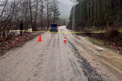 Adana’nın ilçelerinde sağanak yağmur hayatı felç etti