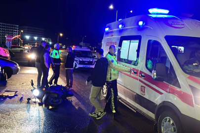 Aksaray’da otomobil motosiklete çarptı, sürücü kaçtı