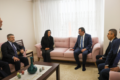 Cumhurbaşkanı Yardımcısı Cevdet Yılmaz'dan Mersin'de şehit ailesine ziyaret