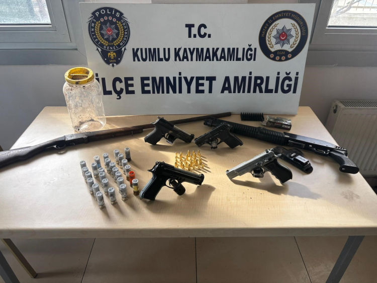 Hatay'da narkotik ve silah operasyonu 2 şüpheli tutuklandı 2