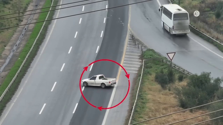 Hatay’da trafiği tehlikeye atan sürücüye dron engeli 2