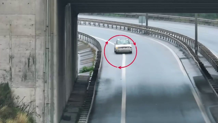 Hatay’da trafiği tehlikeye atan sürücüye dron engeli 3