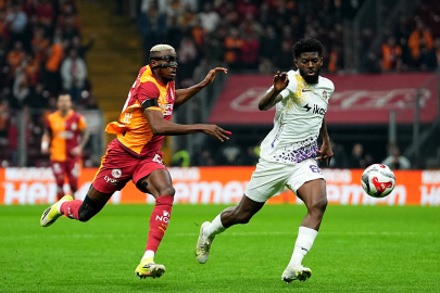 Trendyol Süper Lig: Galatasaray: 2 - Eyüpspor: 0 (İlk yarı)