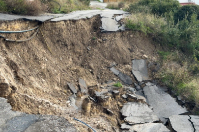 Yağışlar heyelanı tetikledi: Çeşme’de toprak kayması