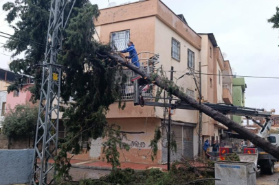 Akdeniz’de sağanak mesaisi gece boyu sürdü
