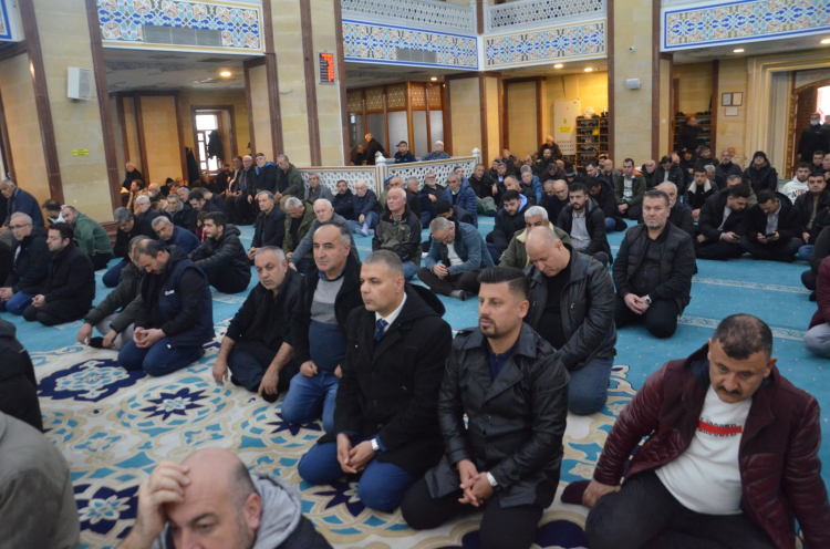 Adana’da Mardinliler Dayanışma ve Sosyal Yardımlaşma Derneği şehitler için mevlit okuttu