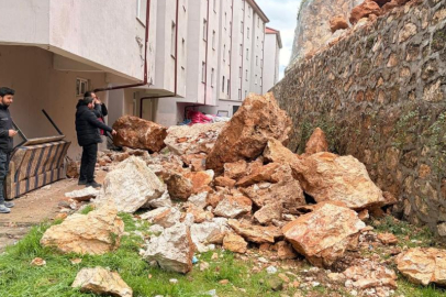 Eğirdir'de yuvarlanan kayaların tehdit ettiği bina tahliye edildi