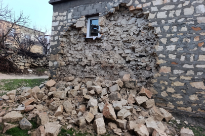 Mersin'de sağanaktan etkilenen alanlarda temizlik çalışması sürüyor