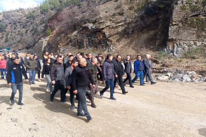 AK Parti Adana İl Başkanlığı, Feke ile Saimbeyli’de heyelandan etkilenen yolu ziyaret etti