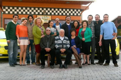 Akasya Durağı yeniden mi çekiliyor? Efsane dizi için sürpriz iddia gündemde