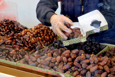 İftarın ilk lokması hurma fiyatları el yakıyor