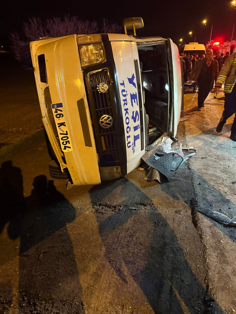 Kahramanmaraş Türkoğlu'nda minibüs kazası 10 yaralı 2