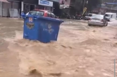 Adana’da 20 dakikalık yağmur felakete döndü