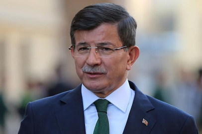 Ahmet Davutoğlu'ndan 'itibar' çıkışı: Maddi sıkıntı yaşıyorum ama devletin onurunu satmam