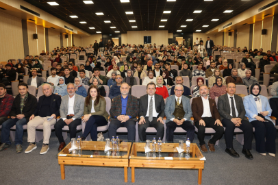 Akademisyenler ÇÜ’de Hilafetin tarihsel gelişimini değerlendirdi