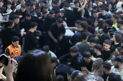 Konserde skandal anlar: Kalabalığın ortasında darp edildi, kimse müdahale etmedi