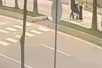 Motosikletin çarptığı 17 aylık bebeğin güvenlik kamerası görüntüleri ortaya çıktı