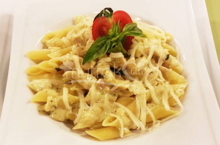 Fesleğen Soslu Makarna