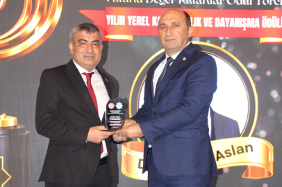 Dr. Ekrem Aslan, “Yerel Katılımcılık ve Dayanışma” ödülüne layık görüldü