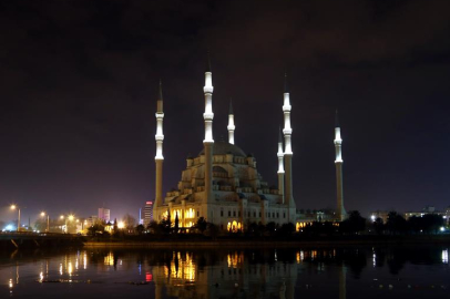 İLK TERAVİH BU AKŞAM: ADANA'DA 2026 RAMAZAN’IN İLK TERAVİH NAMAZI SAAT KAÇTA KILINACAK?
