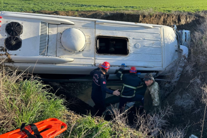 Adana’da öğrenci servisi dereye düştü: 9 yaralı, 2’sinin durumu ağır