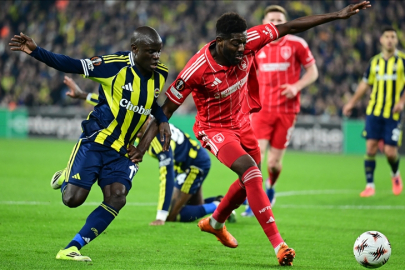 Fenerbahçe UEFA Avrupa Ligi'nde tur şansını zora soktu