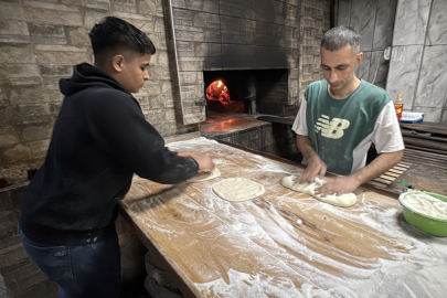 Ramazan sofralarının vazgeçilmezi pide için fırınlar mesaiye başladı