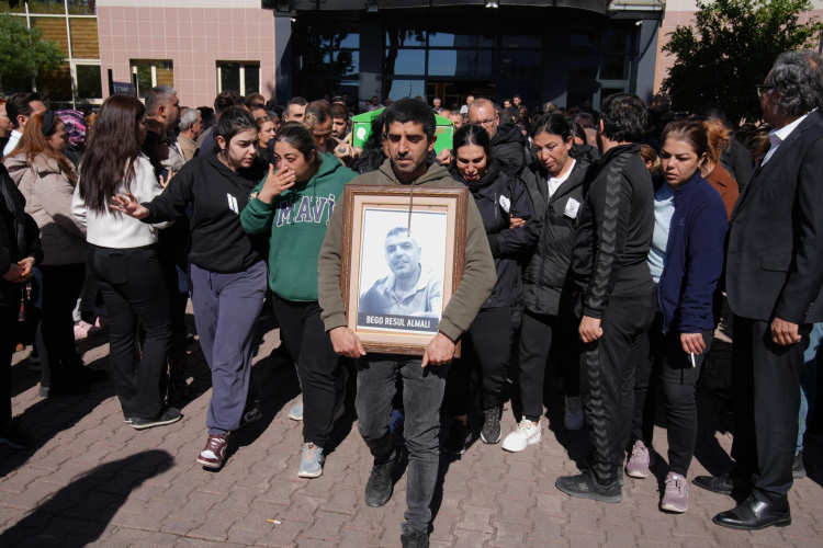 Seyhan Belediyesi personeli Bego Resul Almalı son yolculuğuna uğurlandı