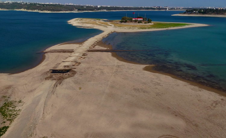 Adana'da Seyhan Barajı rekor yağışla doldu Sevgi Adası sulara gömüldü 3