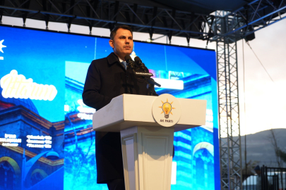 Bakan Kurum’dan tepki: Deprem felaketi üzerinden siyaset yapılıyor