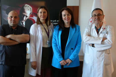 Mersin'de pandemi dönemi ölümle burun buruna gelen anne doktorlarıyla buluştu