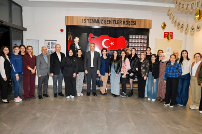 Adana Valisi Yavuz, KYK Toroslar Kız Öğrenci Yurdu’nda öğrencilerle orucunu birlikte açtı