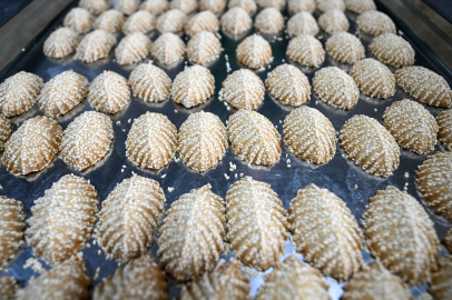 Hatay kömbesi tarifi:  Sade, hurmalı, cevizli ve fıstıklı