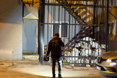 Tabancayla uğraşırken kendini vurdu, silahı hastane arkasına sakladı