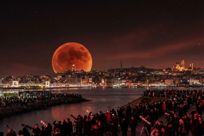2026'nın ilk gökyüzü şöleni için geri sayım başladı: 3 Mart'ta "Kanlı Ay" gökyüzünü süsleyecek