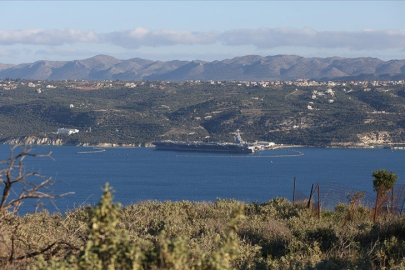 ABD'nin "USS Gerald R. Ford" isimli uçak gemisi Girit'teki Suda Deniz Üssü'nde