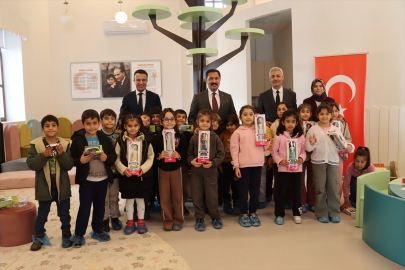 Hatay’da depremde yıkılan çocuk kütüphanesi yeniden açıldı
